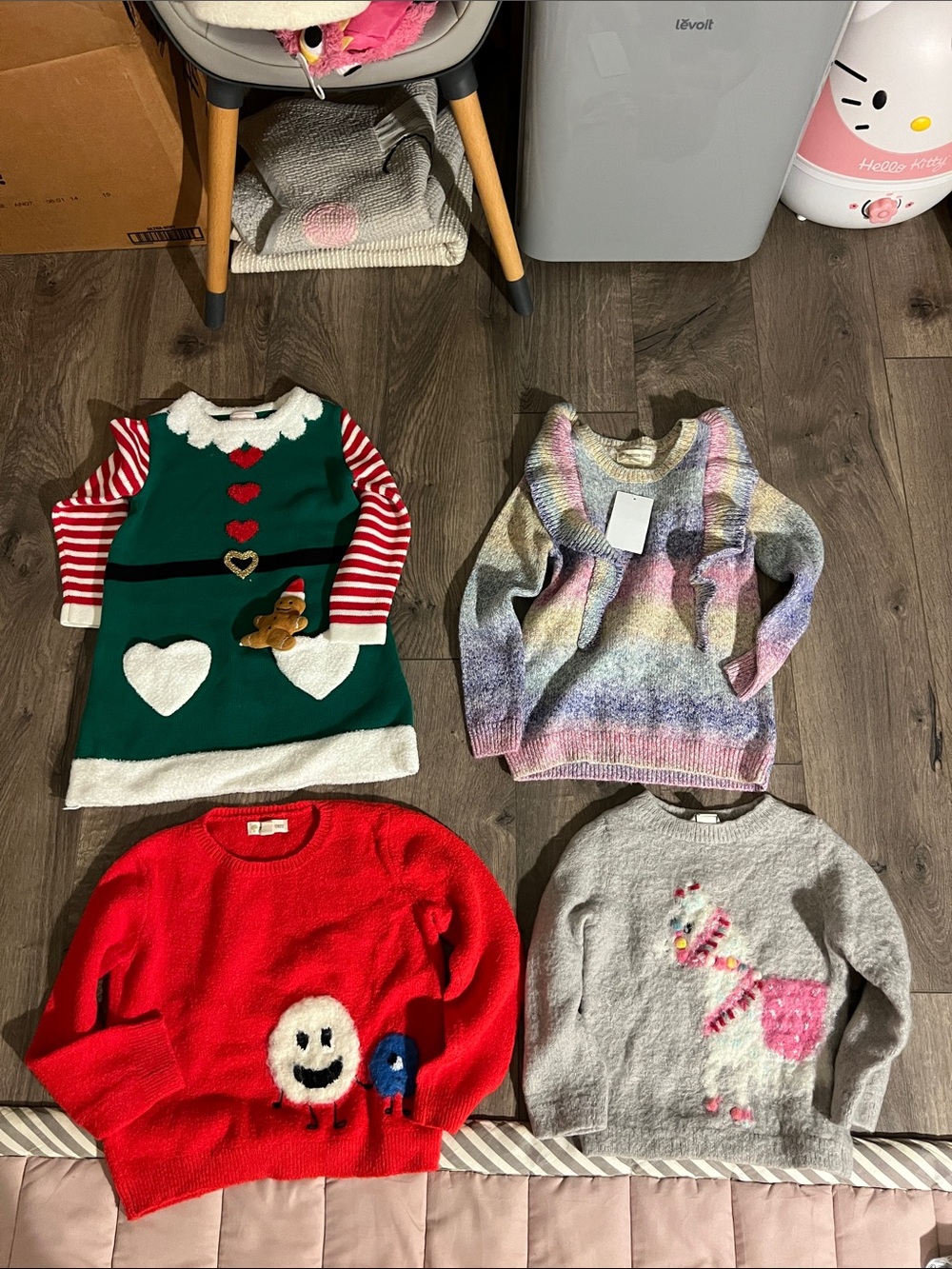 Girls 4pcs holiday winter sweaters bundle sz 3-4